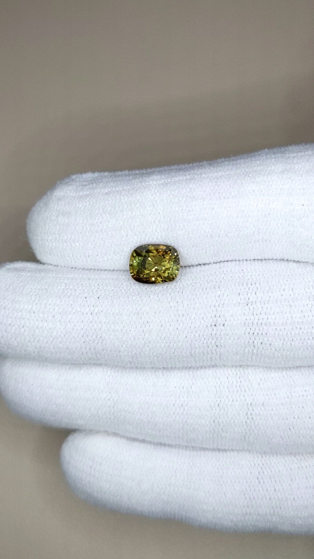 2.64 Ct. Alexandrite from Ceylon (Sri Lanka) Size Video