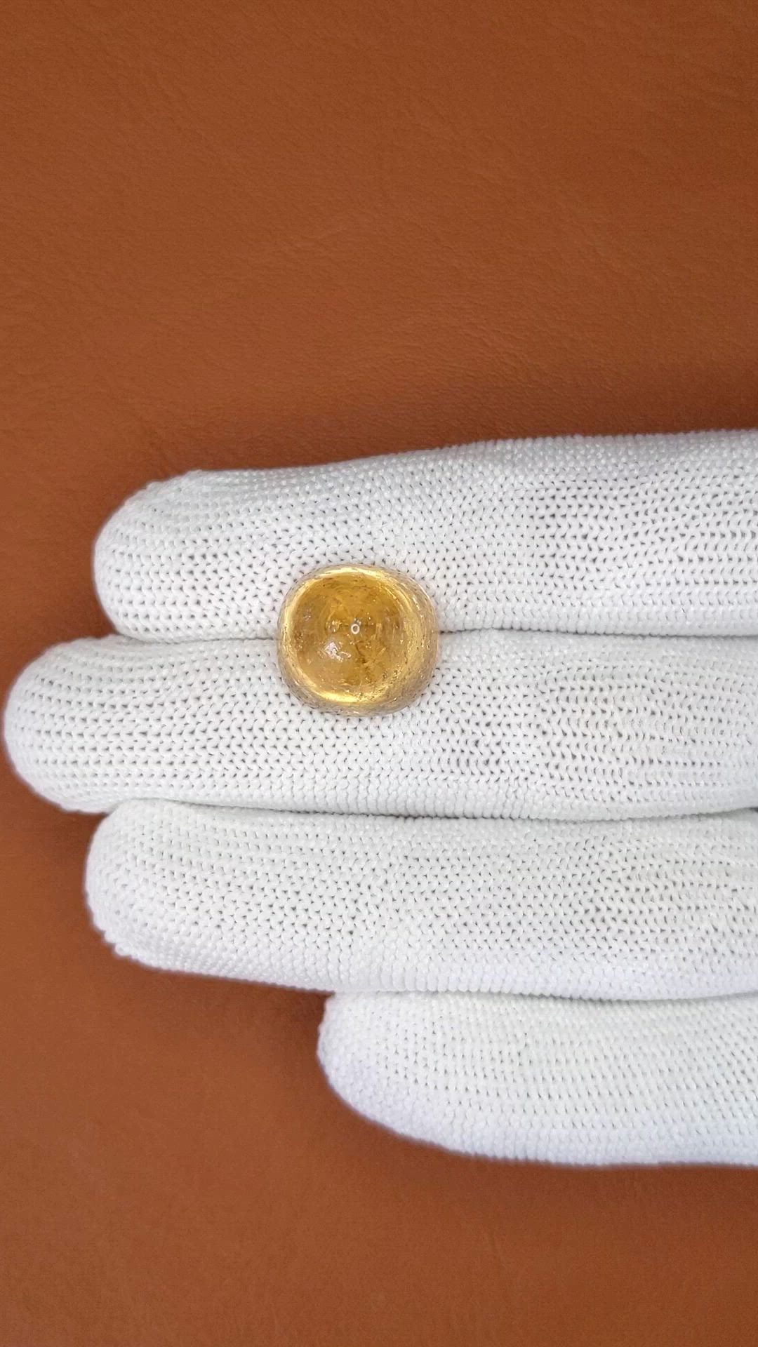 21.99 Ct. Golden Cabochon Citrine from Ceylon (Sri Lanka) Size Video