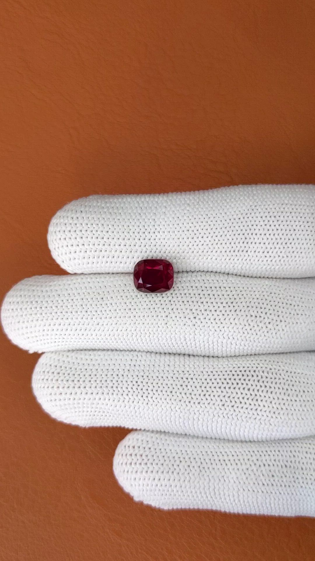 2.66 Ct. Purplish Red Rhodolite Garnet from Ceylon (Sri Lanka) Size Video