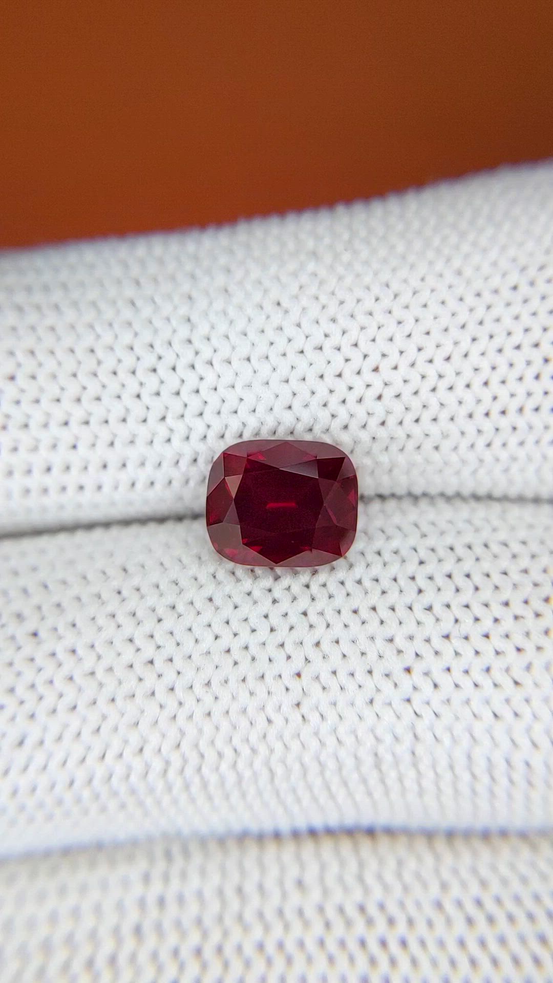 2.66 Ct. Purplish Red Rhodolite Garnet from Ceylon (Sri Lanka) Size Video