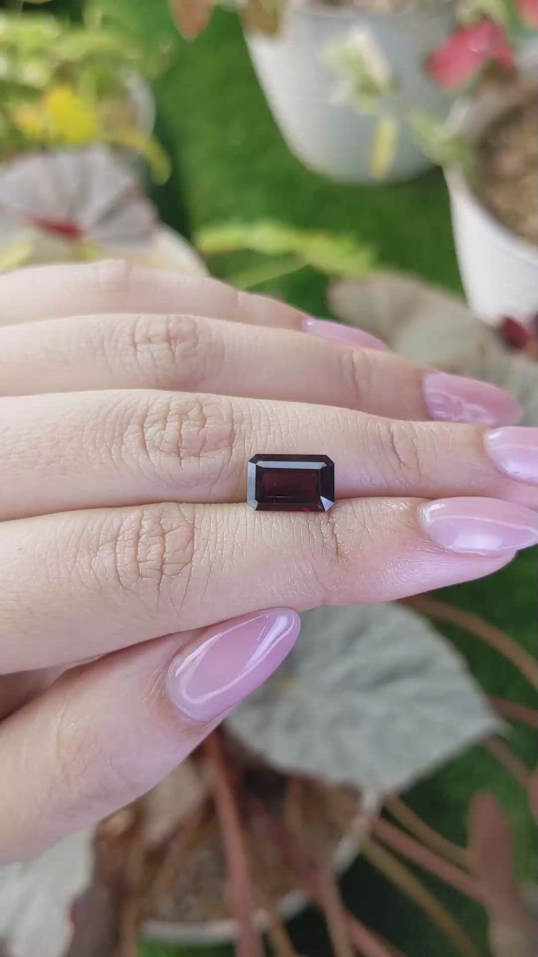 3.30 Ct. Purplish Pink Rhodolite Garnet from Ceylon (Sri Lanka) Size Video