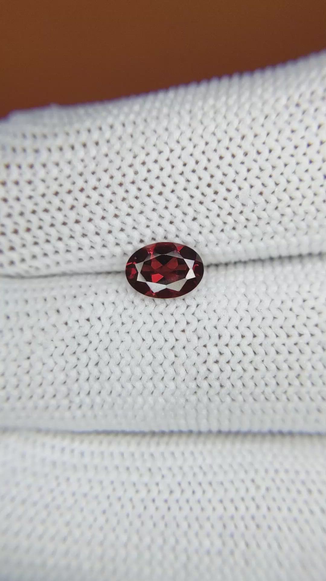 0.94 Ct. Pinkish Red Garnet from Ceylon (Sri Lanka) Size Video