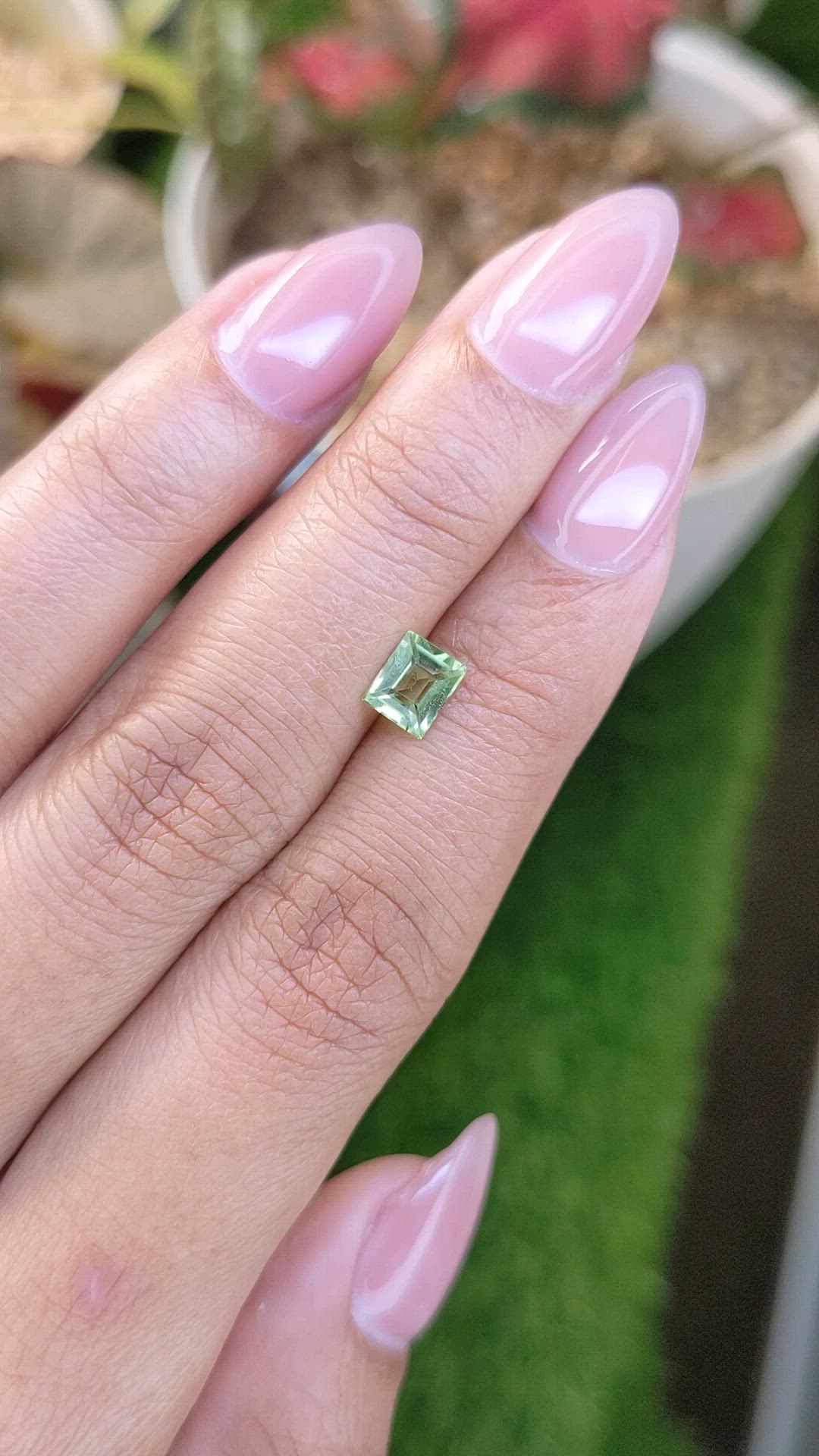 0.70 Ct. Green (Lime Green) Peridot from Ceylon (Sri Lanka) Size Video