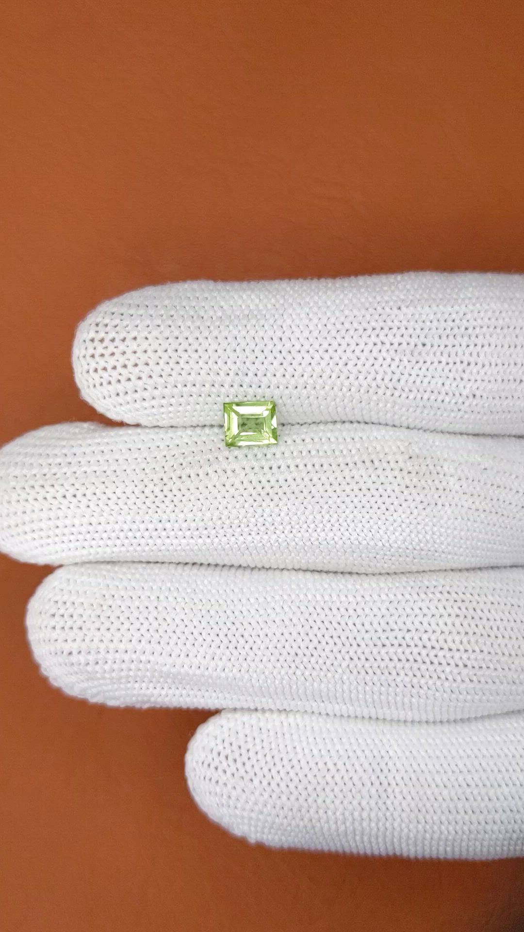 0.70 Ct. Green (Lime Green) Peridot from Ceylon (Sri Lanka) Size Video