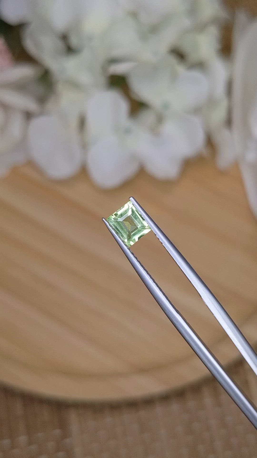 0.70 Ct. Green (Lime Green) Peridot from Ceylon (Sri Lanka) Size Video