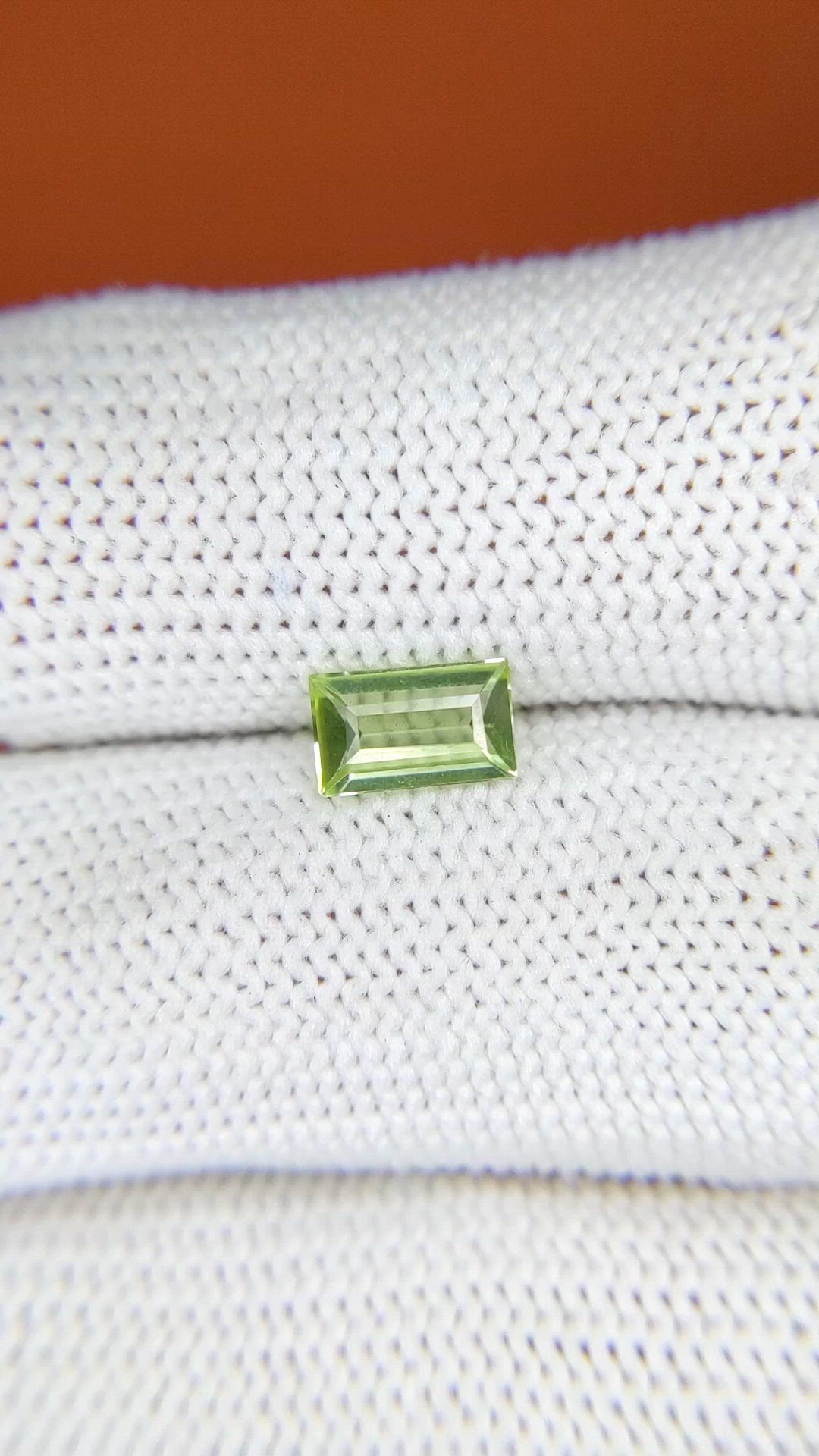 0.69 Ct. Green (Lime Green) Peridot from Ceylon (Sri Lanka) Size Video