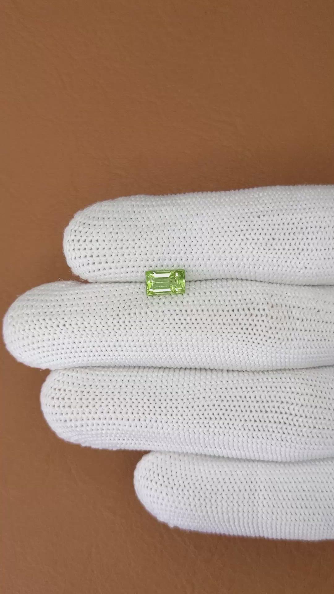 0.94 Ct. Green (Lime Green) Peridot from Pakistan Size Video