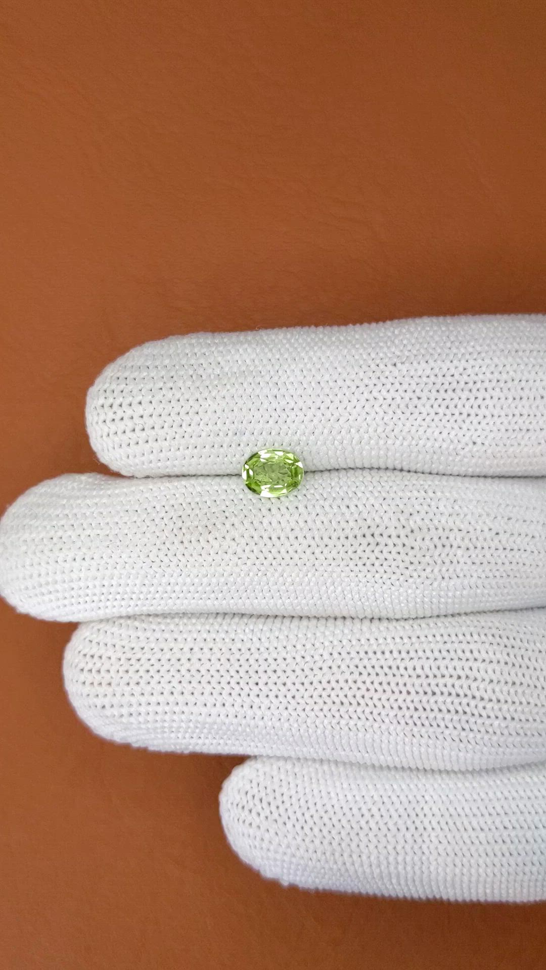 0.82 Ct. Green (Lime Green) Peridot from Ceylon (Sri Lanka) Size Video