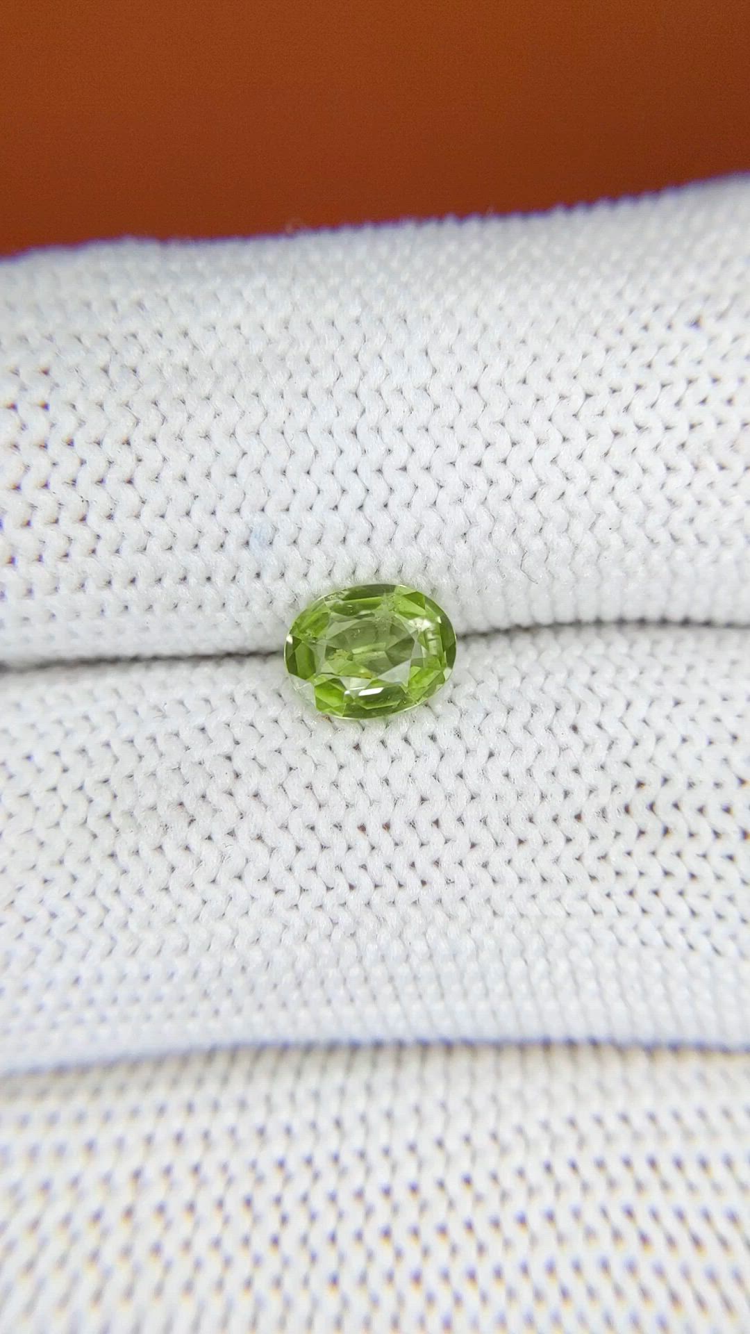 0.82 Ct. Green (Lime Green) Peridot from Ceylon (Sri Lanka) Size Video