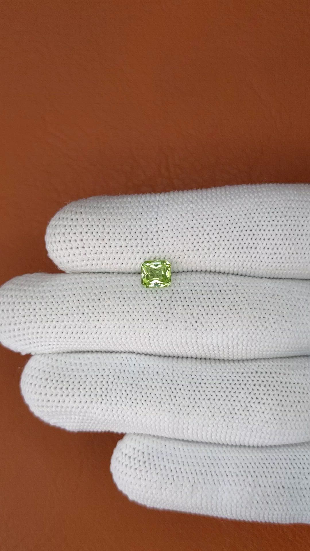0.82 Ct. Green (Lime Green) Peridot from Ceylon (Sri Lanka) Size Video