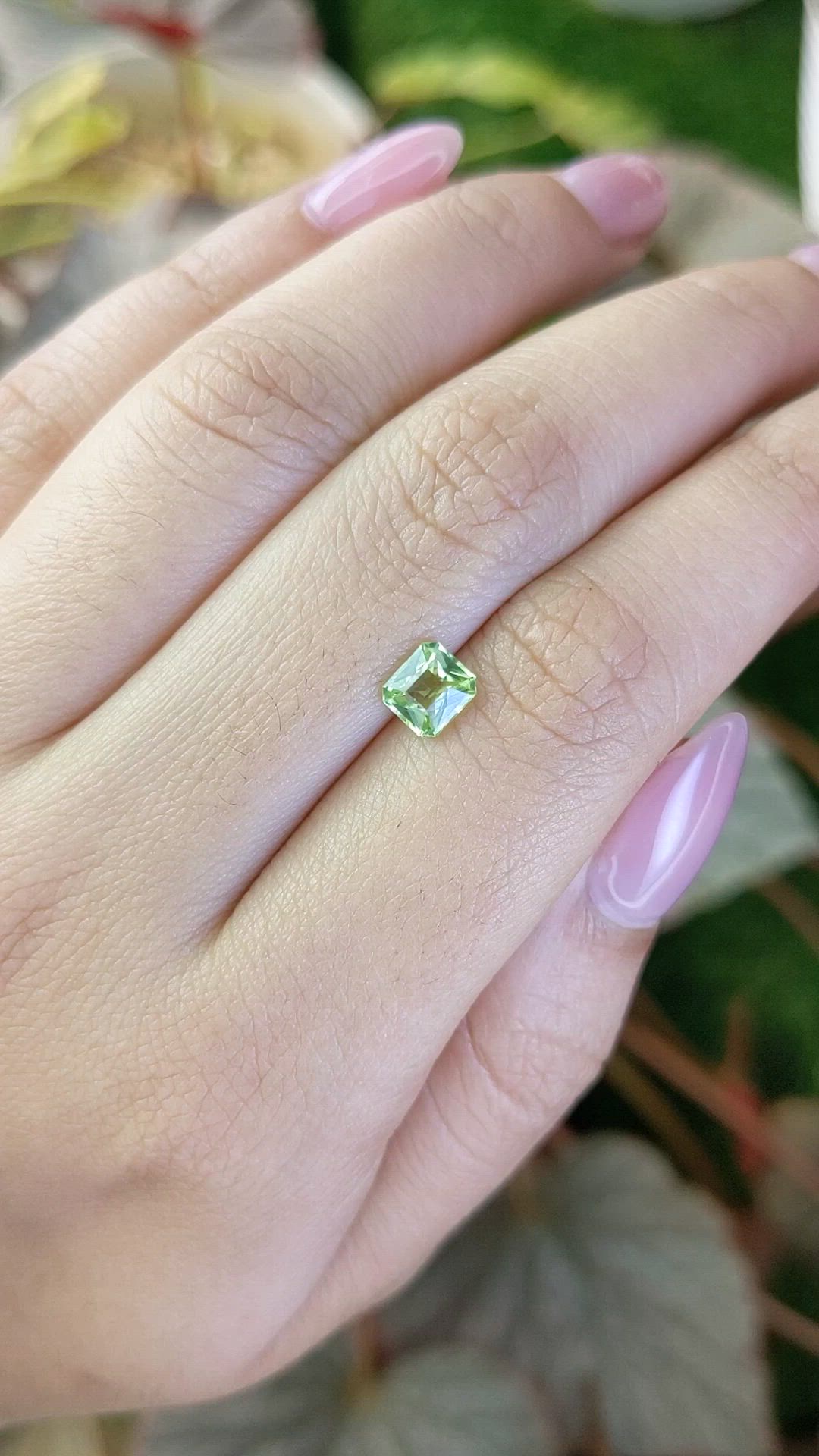 0.82 Ct. Green (Lime Green) Peridot from Ceylon (Sri Lanka) Size Video