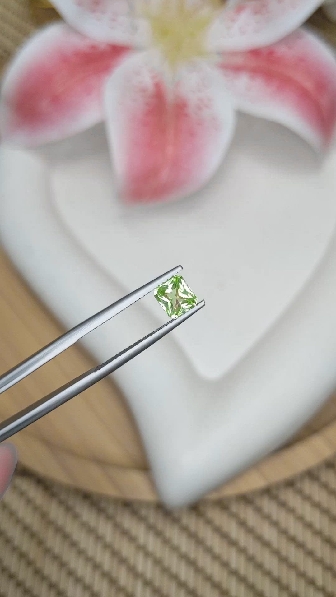 0.82 Ct. Green (Lime Green) Peridot from Ceylon (Sri Lanka) Size Video