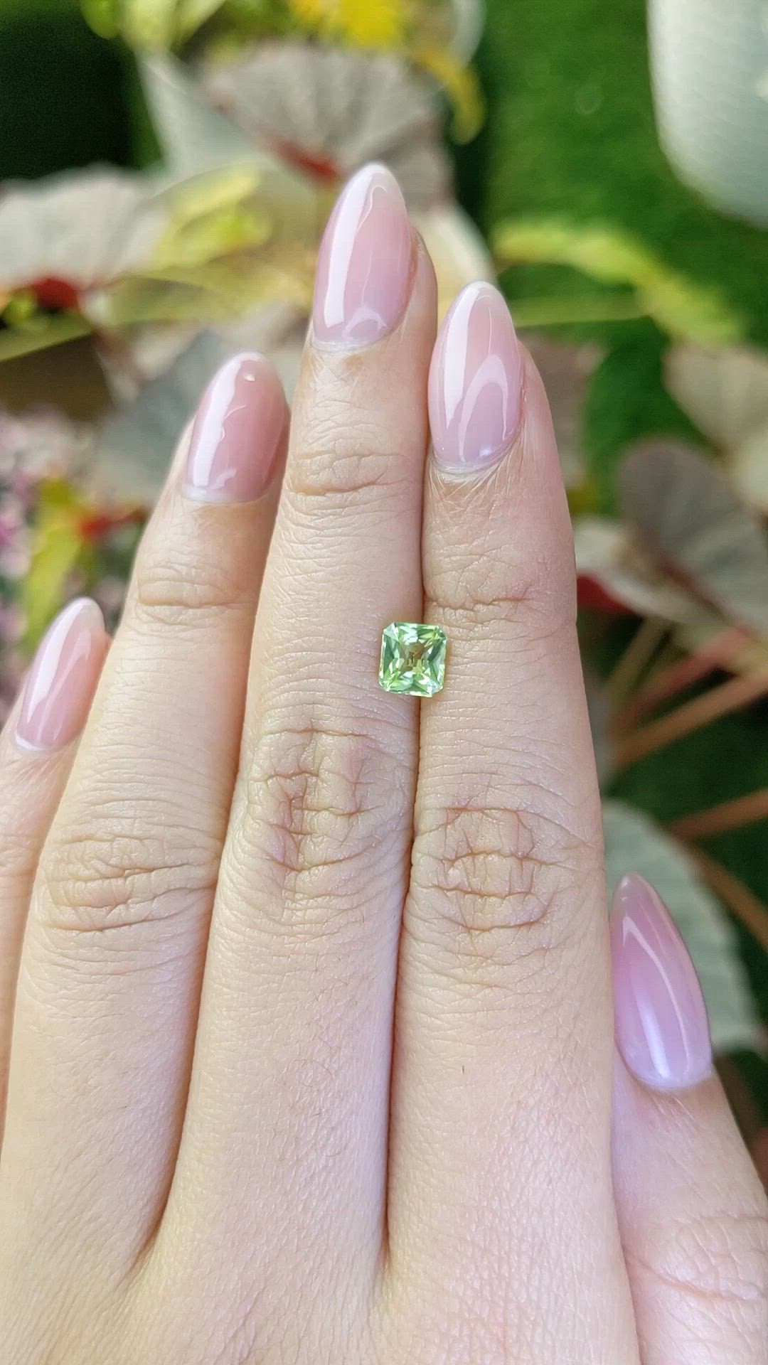 0.82 Ct. Green (Lime Green) Peridot from Ceylon (Sri Lanka) Size Video