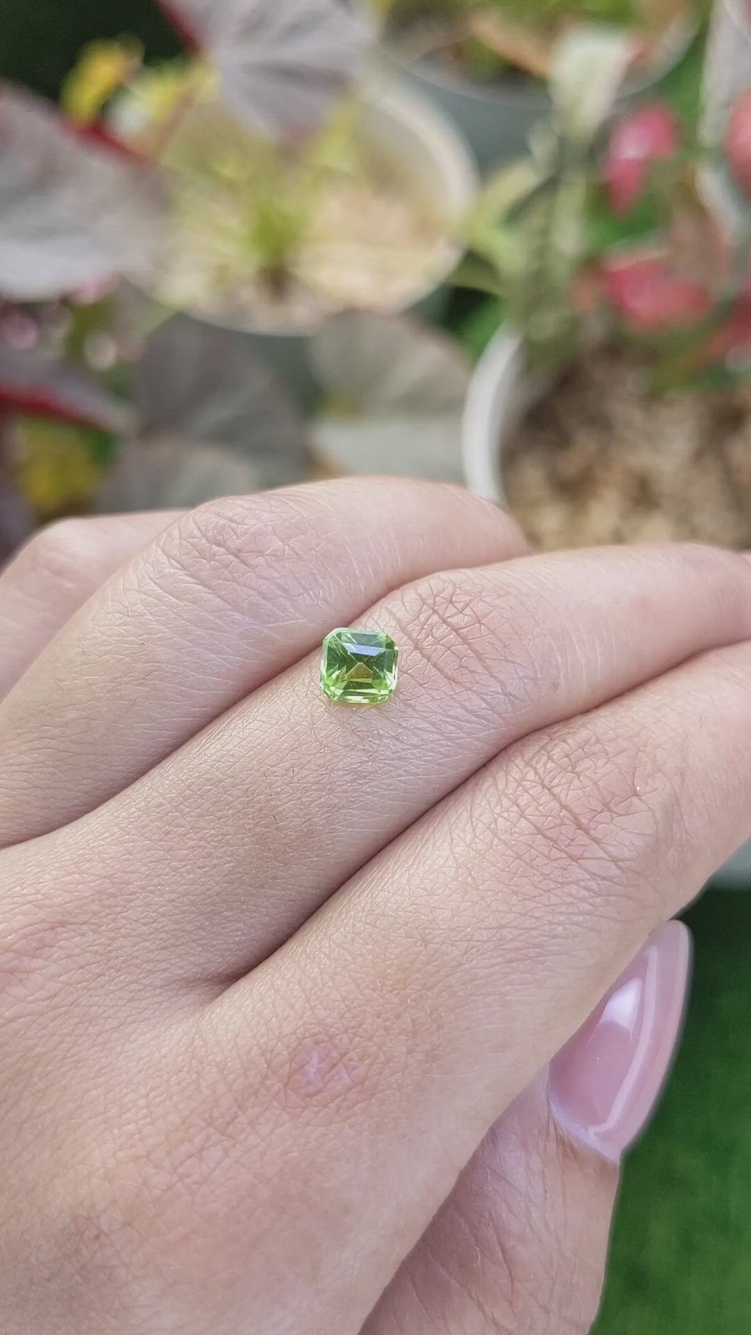 0.97 Ct. Yellowish Green Peridot from Pakistan Size Video