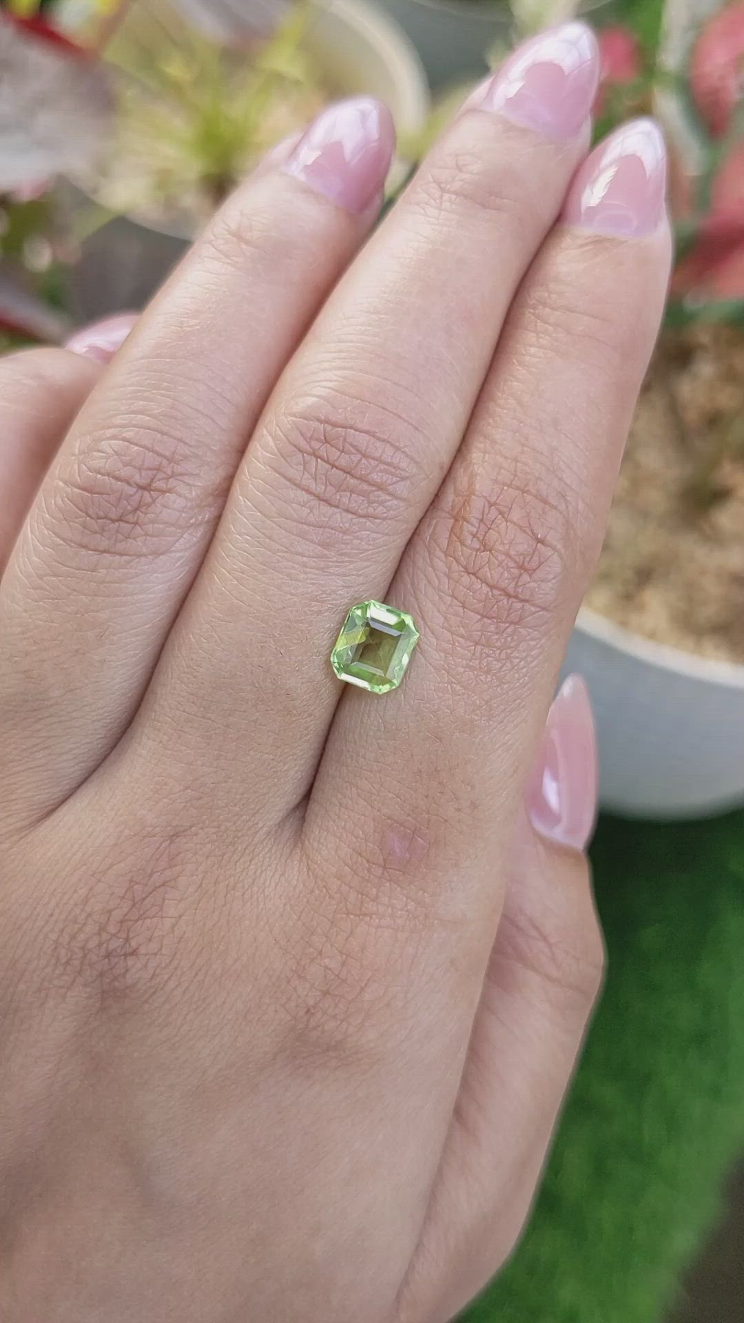 1.39 Ct. Yellowish Green Peridot from Pakistan Size Video