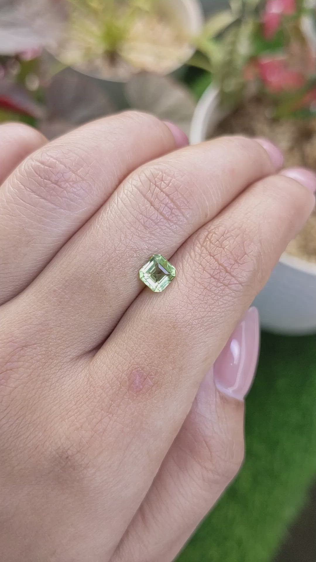 0.80 Ct. Green (Lime Green) Peridot from Pakistan Size Video