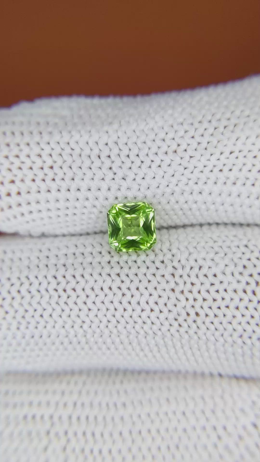 0.90 Ct. Green (Lime Green) Peridot from Pakistan Size Video