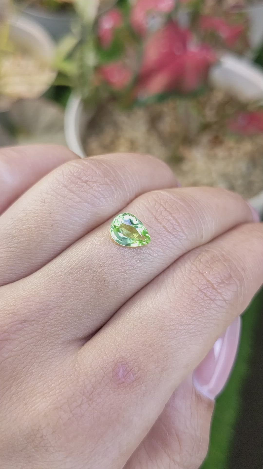 1.30 Ct. Yellowish Green Peridot from Pakistan Size Video
