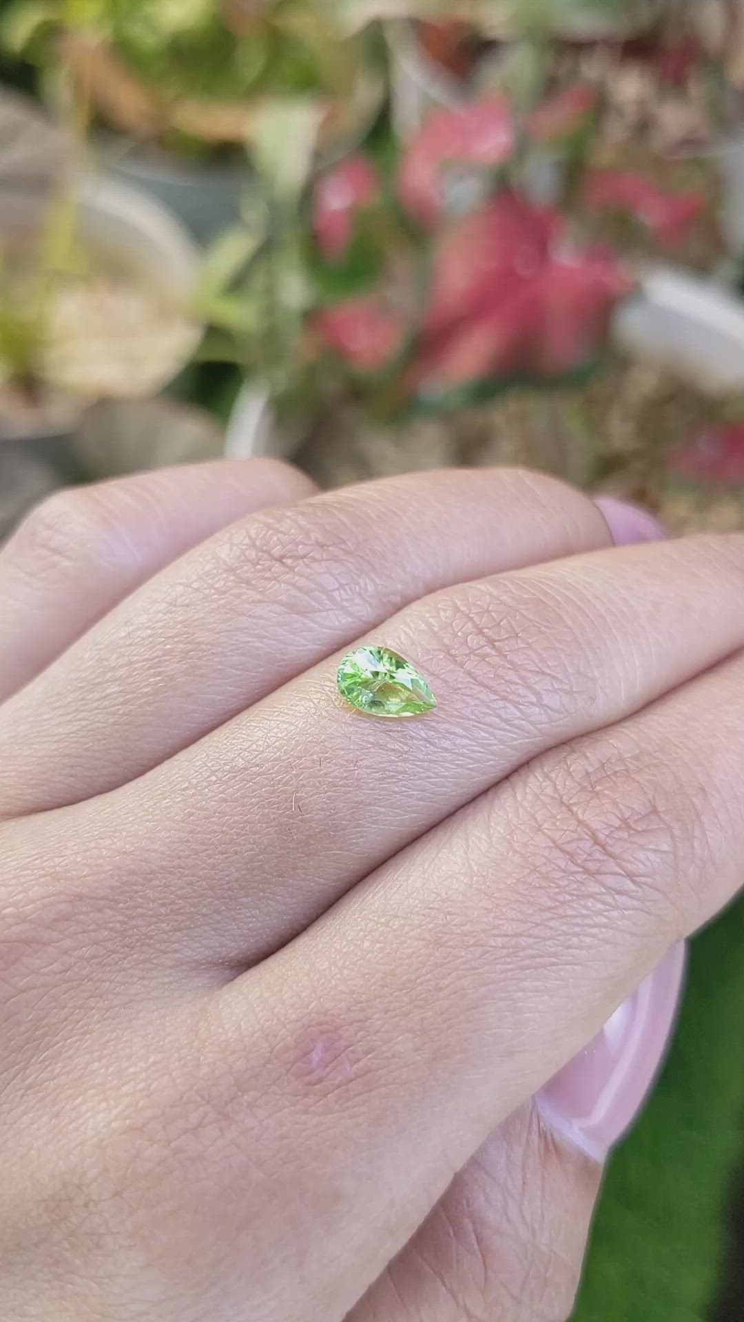 0.85 Ct. Yellowish Green Peridot from Pakistan Size Video