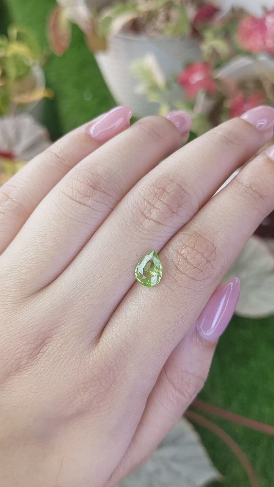 1.35 Ct. Yellowish Green Peridot from Pakistan Size Video