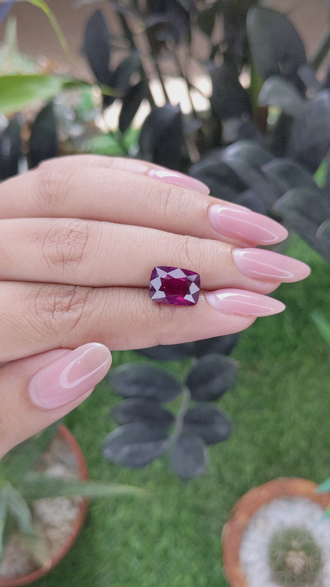 4.45 Ct. Pinkish Purple Rhodolite Garnet from Ceylon (Sri Lanka) Size Video