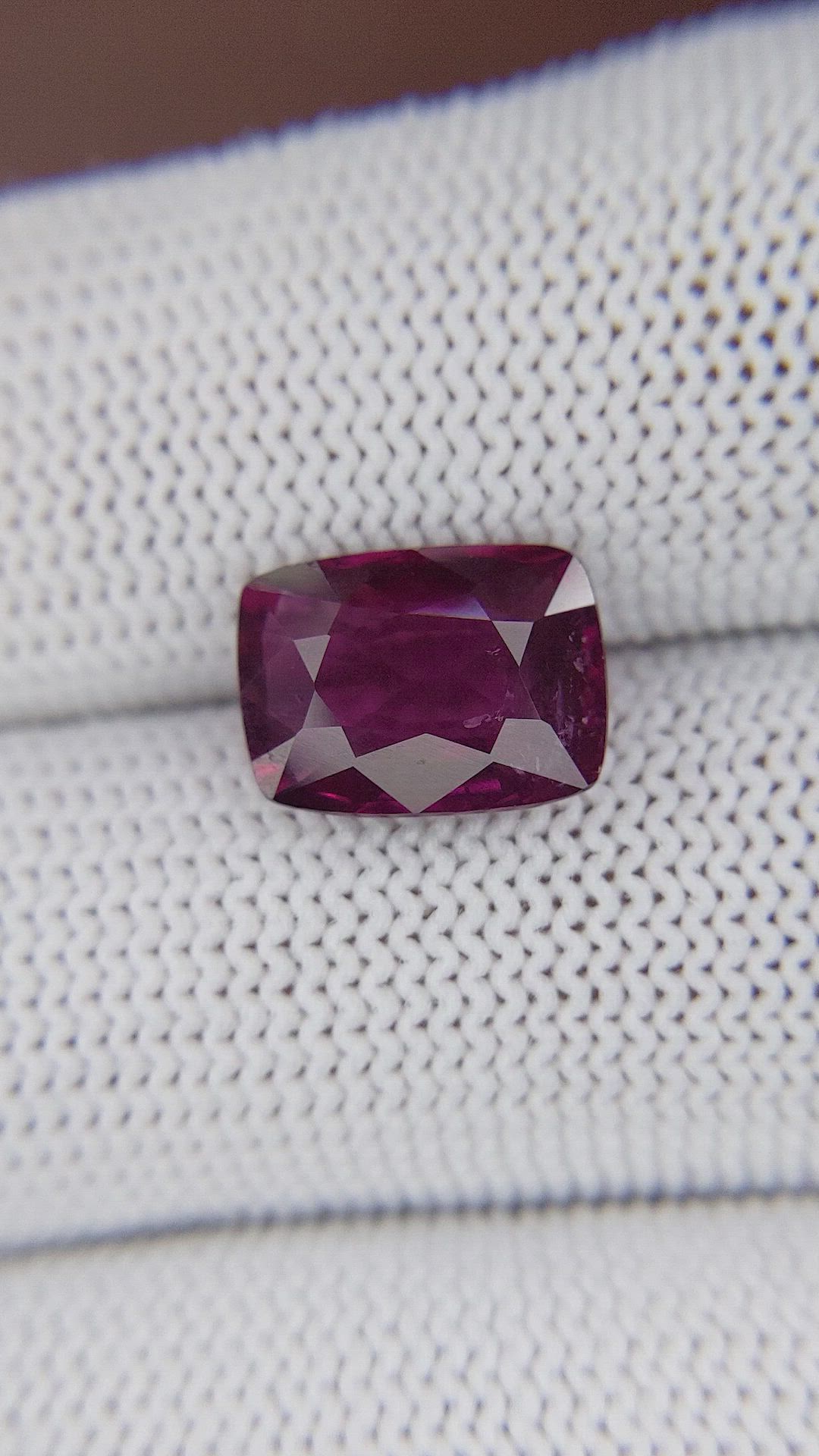 4.45 Ct. Pinkish Purple Rhodolite Garnet from Ceylon (Sri Lanka) Size Video