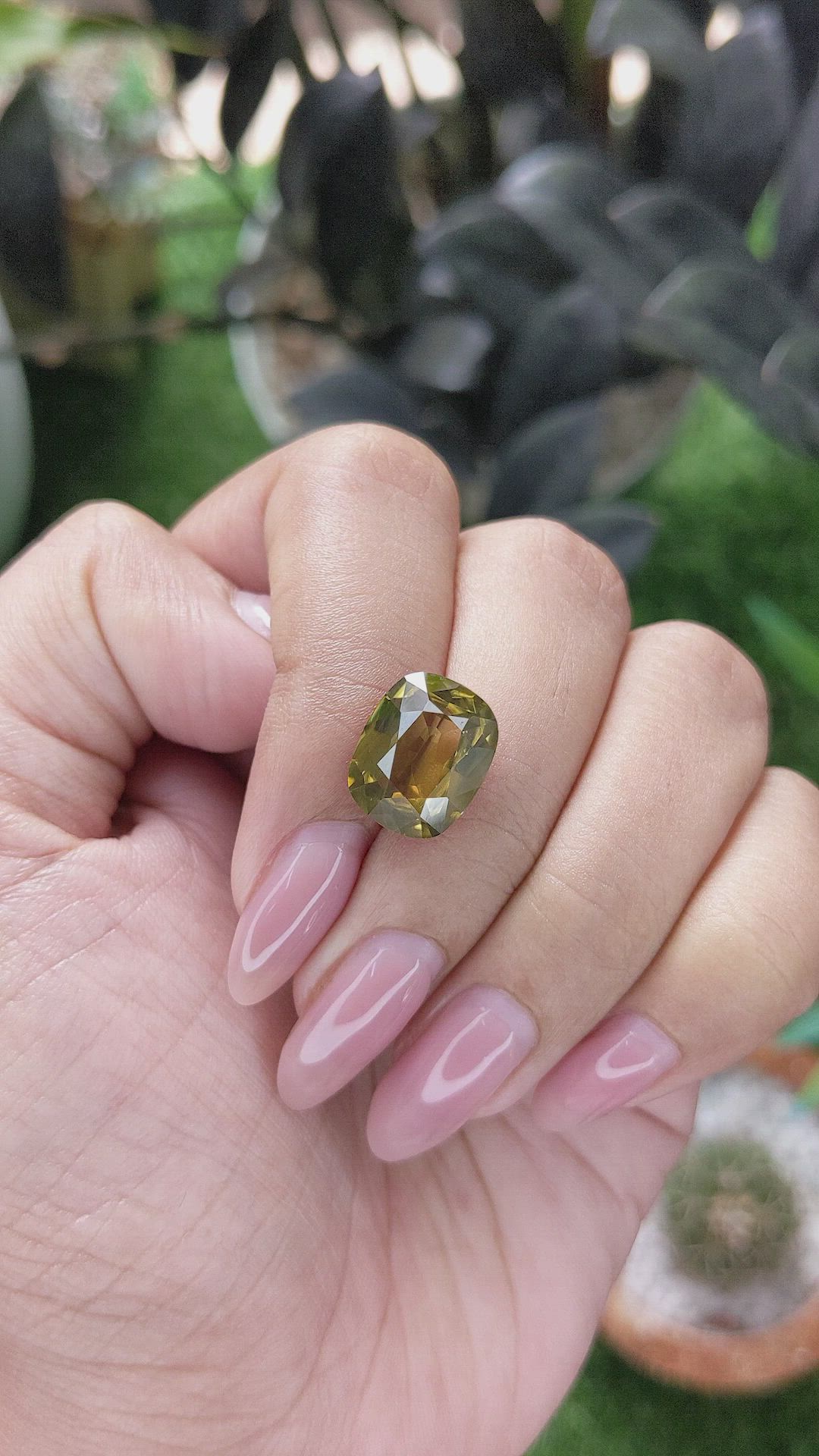 8.04 Ct. Yellowish Green Zircon from Ceylon (Sri Lanka) Size Video