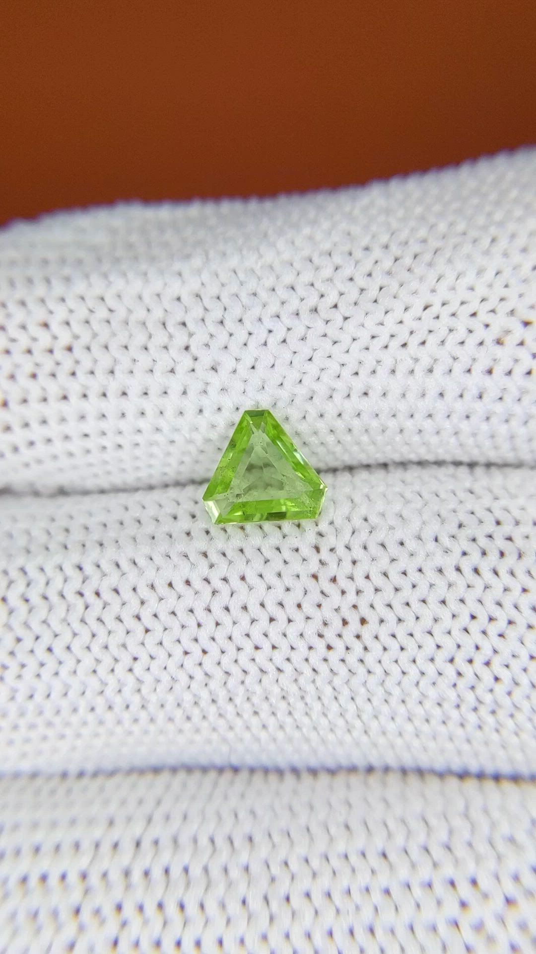 0.67 Ct. Green (Lime Green) Peridot from Pakistan Size Video
