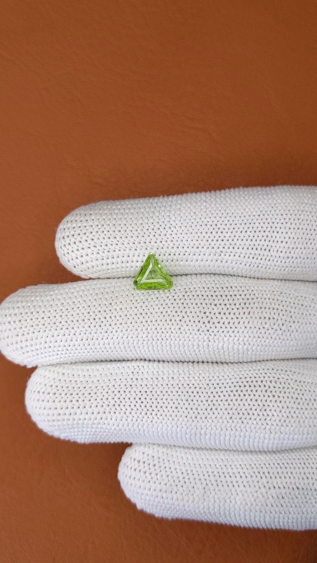 0.84 Ct. Green (Lime Green) Peridot from Pakistan Size Video