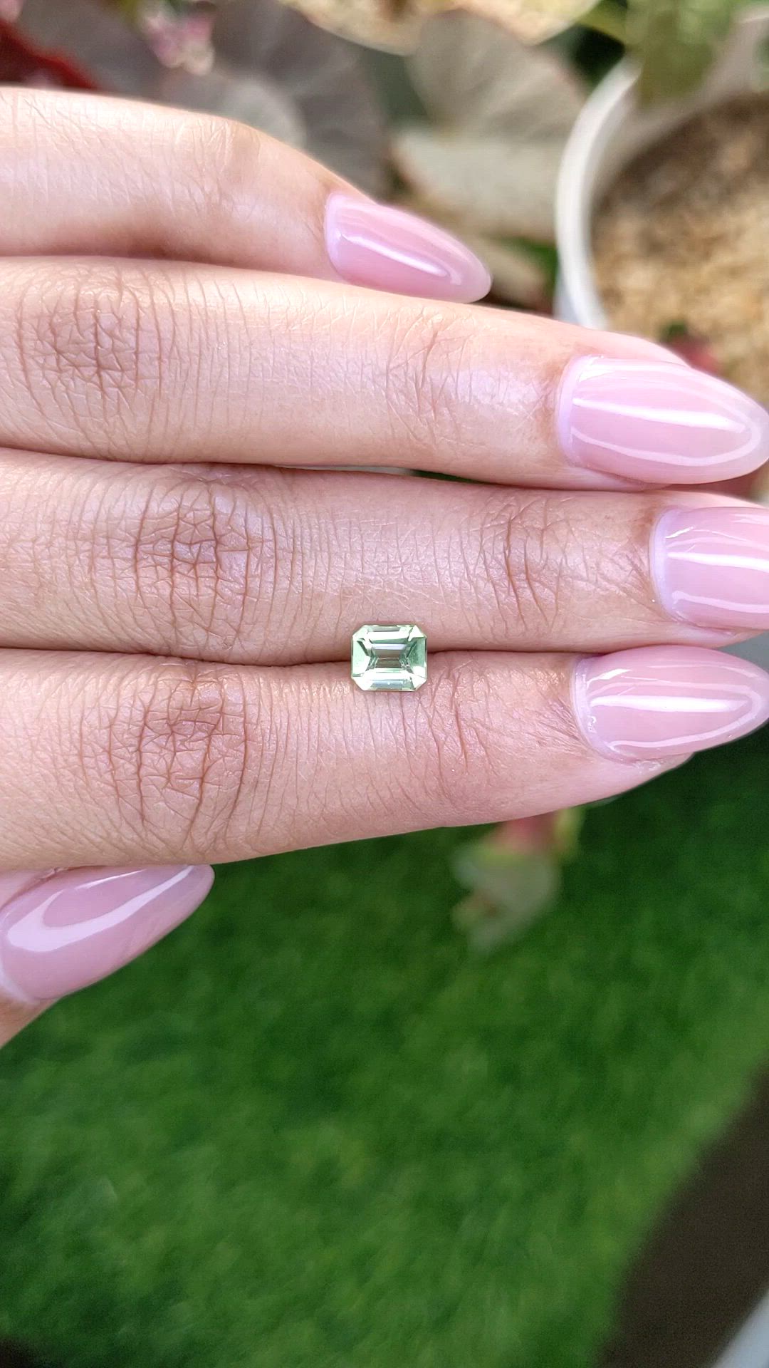 0.75 Ct. Green (Lime Green) Peridot from Pakistan Size Video