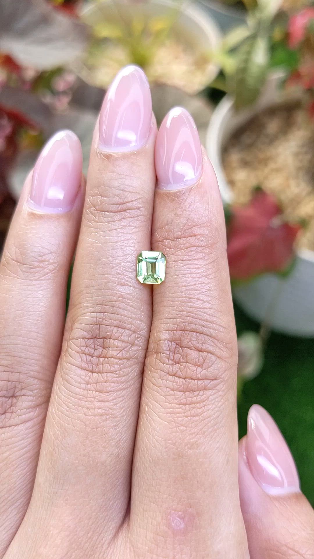 0.75 Ct. Green (Lime Green) Peridot from Pakistan Size Video