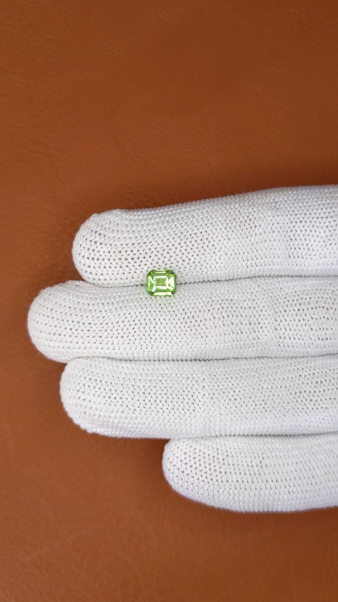 0.75 Ct. Green (Lime Green) Peridot from Pakistan Size Video