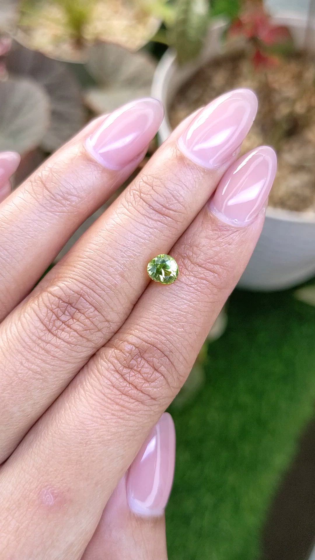 0.85 Ct. Yellowish Green Peridot from Pakistan Size Video