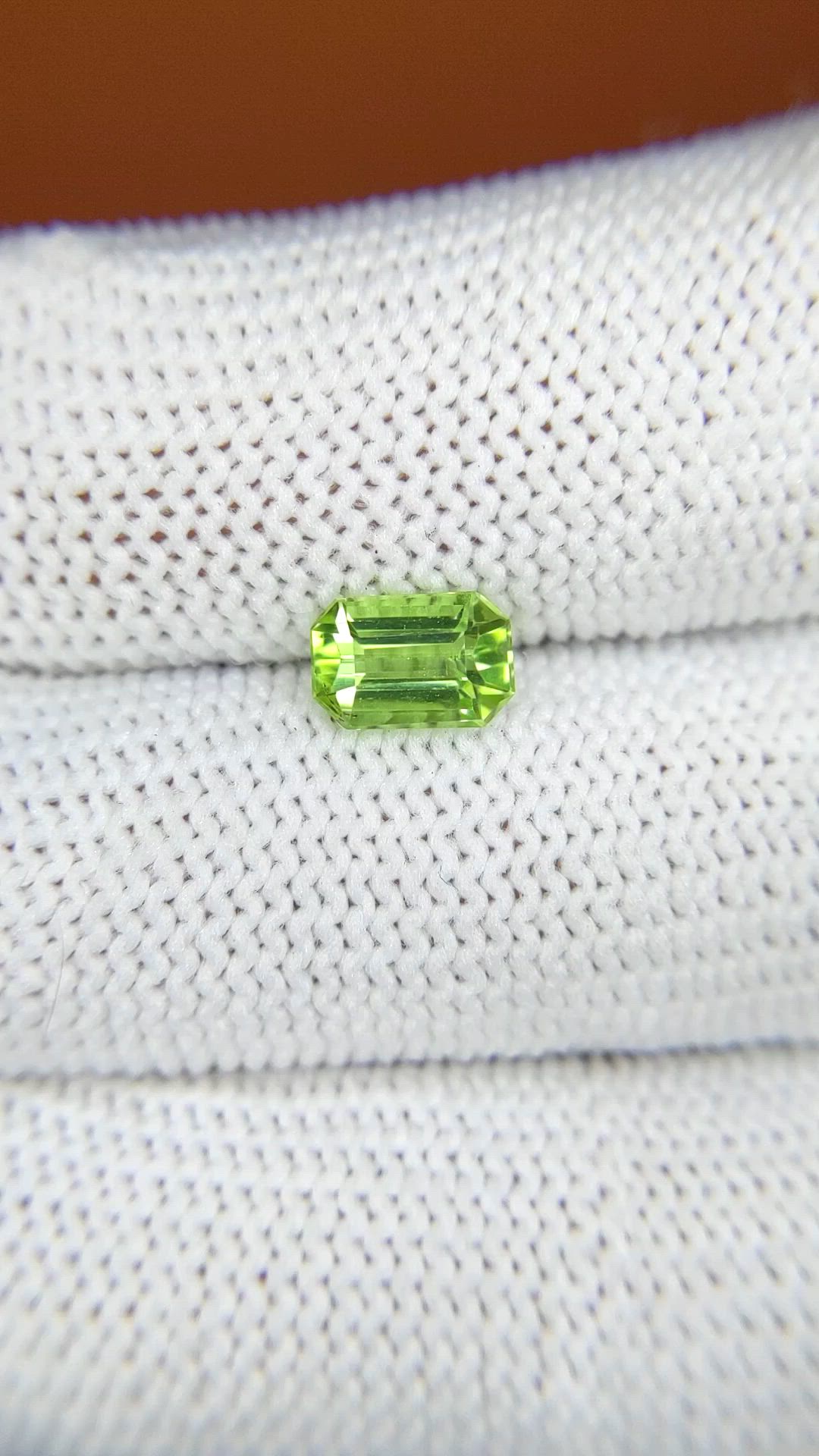 1.01 Ct. Green (Lime Green) Peridot from Pakistan Size Video