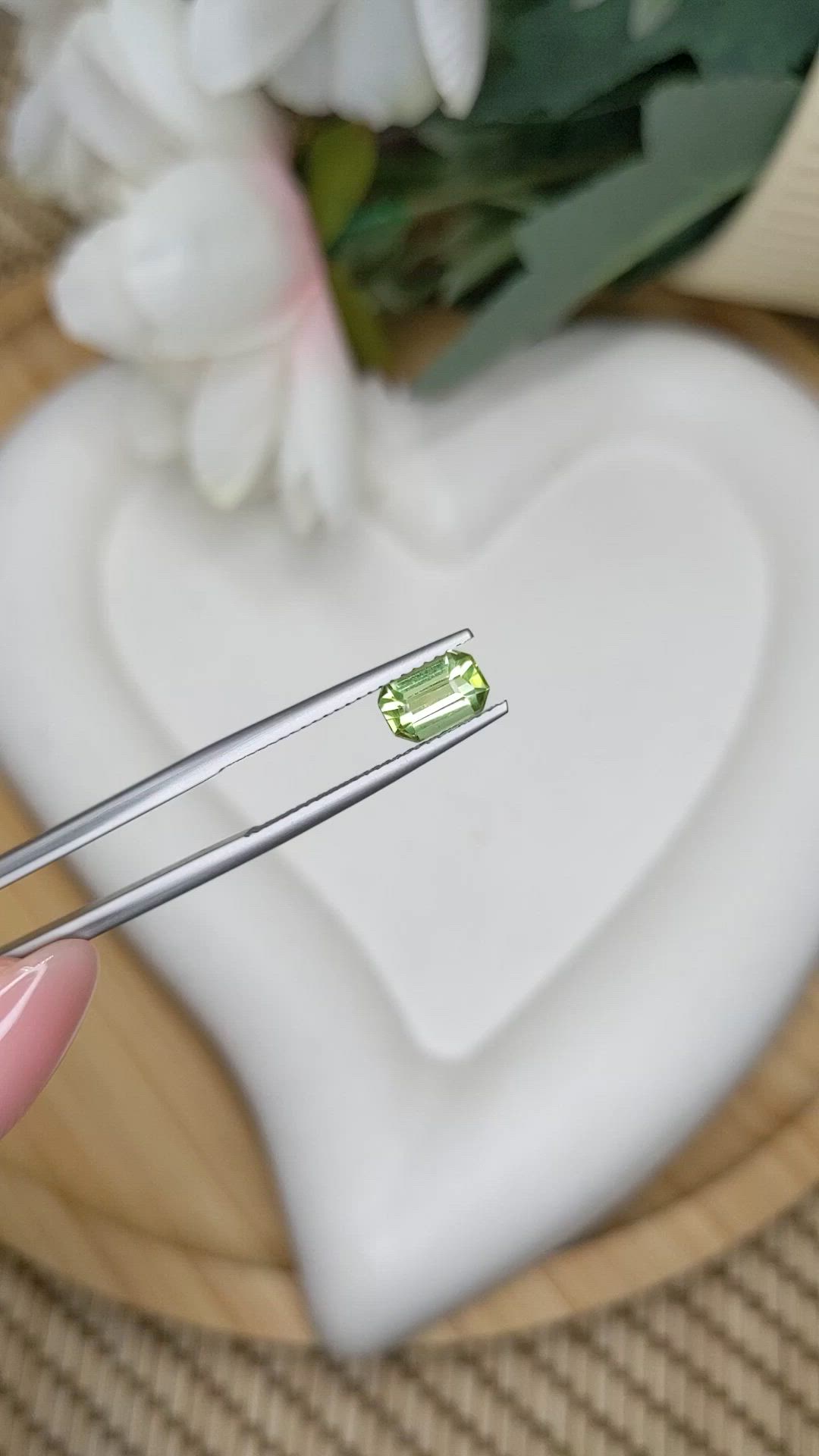 1.01 Ct. Green (Lime Green) Peridot from Pakistan Size Video