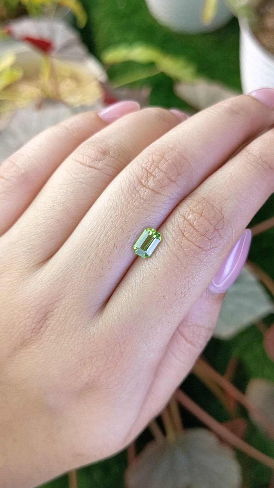 1.01 Ct. Green (Lime Green) Peridot from Pakistan Size Video