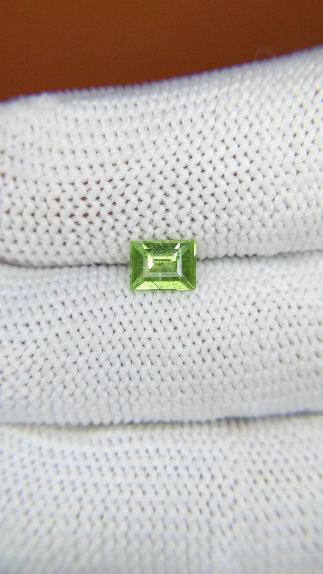 0.65 Ct. Green (Lime Green) Peridot from Pakistan Size Video