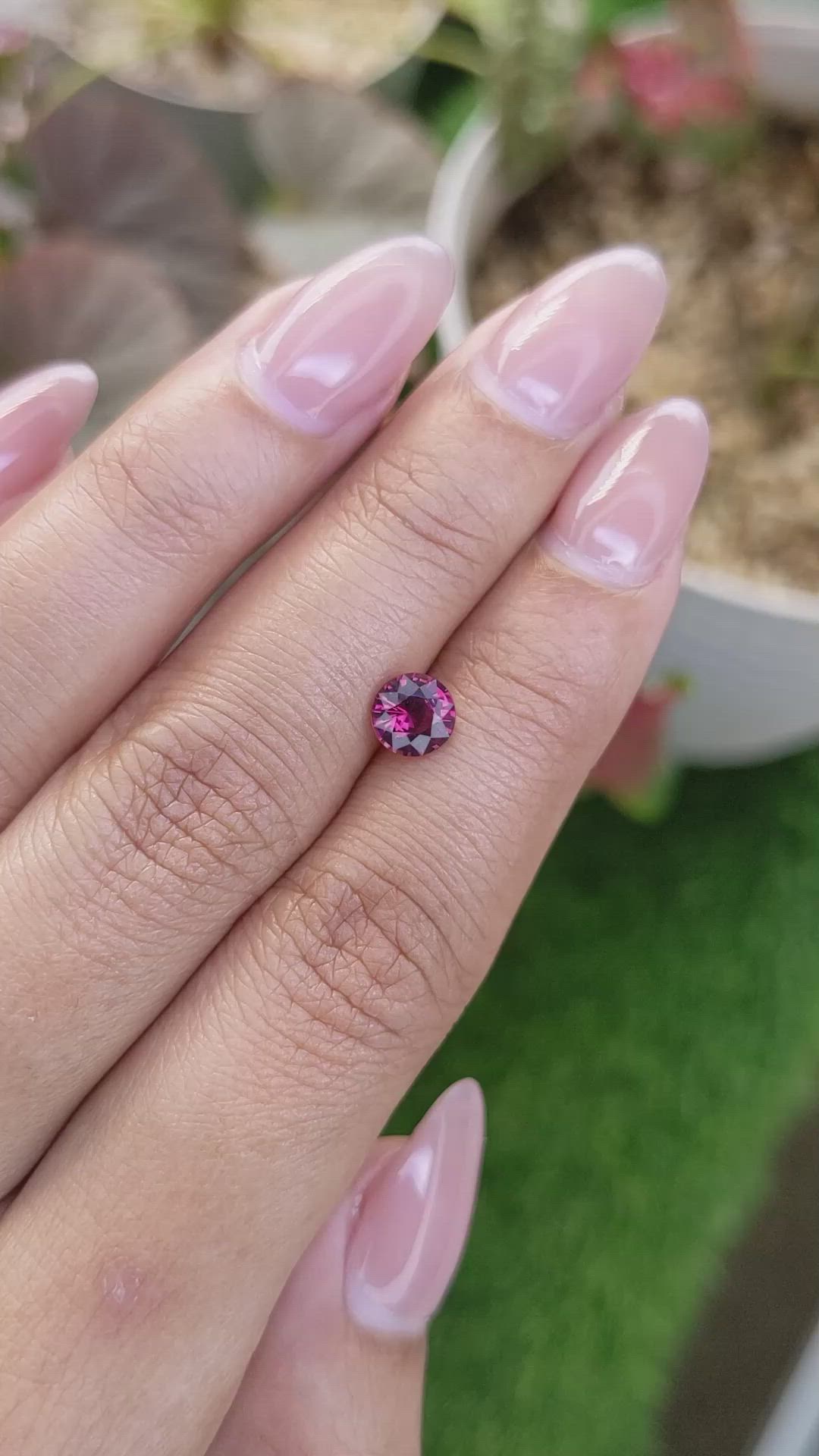 0.98 Ct. Purplish Red Rhodolite Garnet from Ceylon (Sri Lanka) Size Video