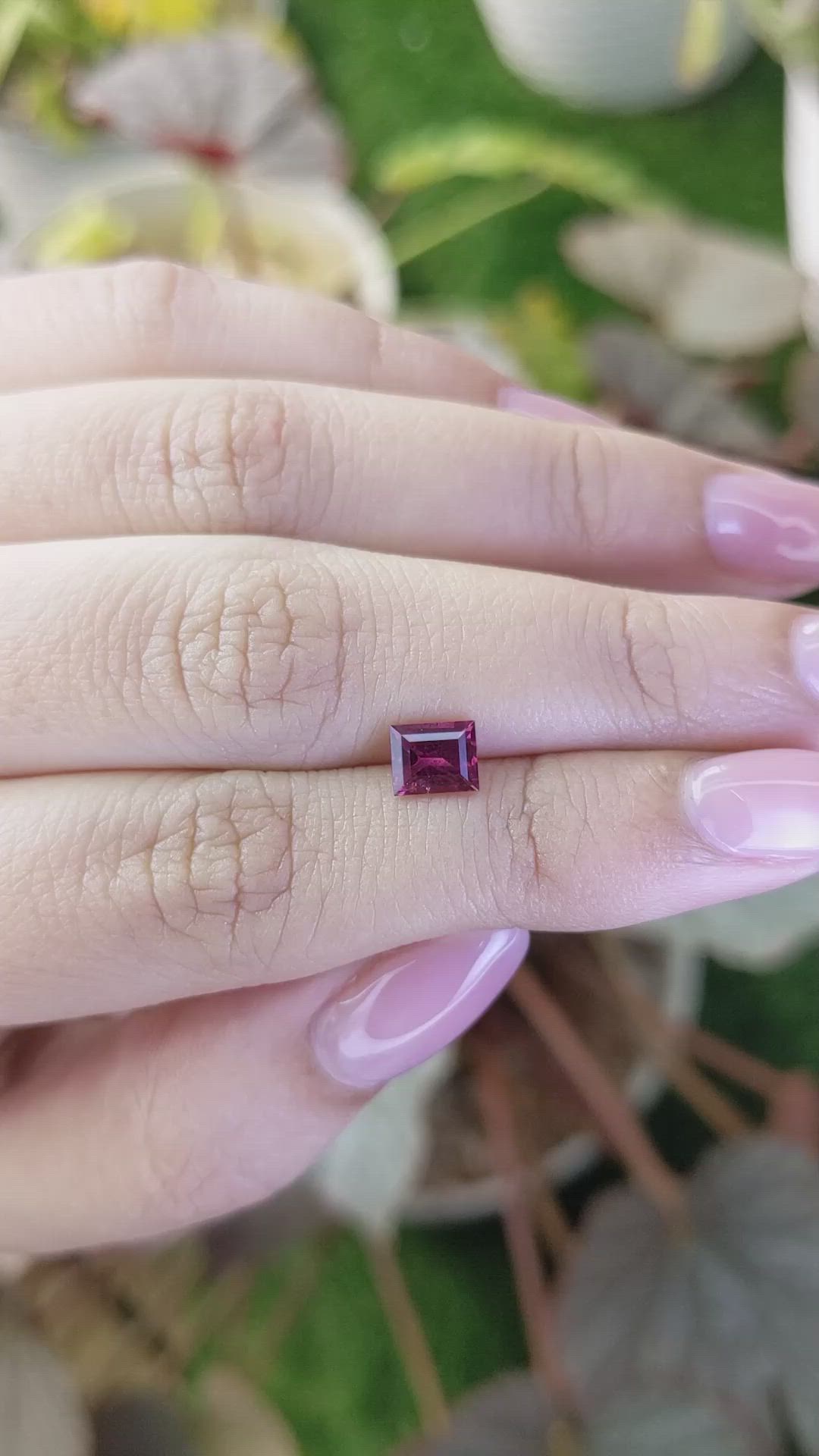 0.99 Ct. Pinkish Purple Rhodolite Garnet from Ceylon (Sri Lanka) Size Video