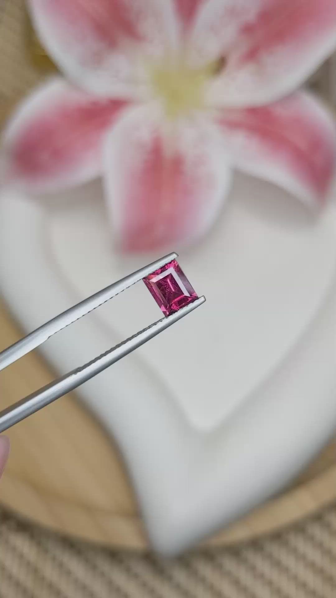 0.99 Ct. Pinkish Purple Rhodolite Garnet from Ceylon (Sri Lanka) Size Video