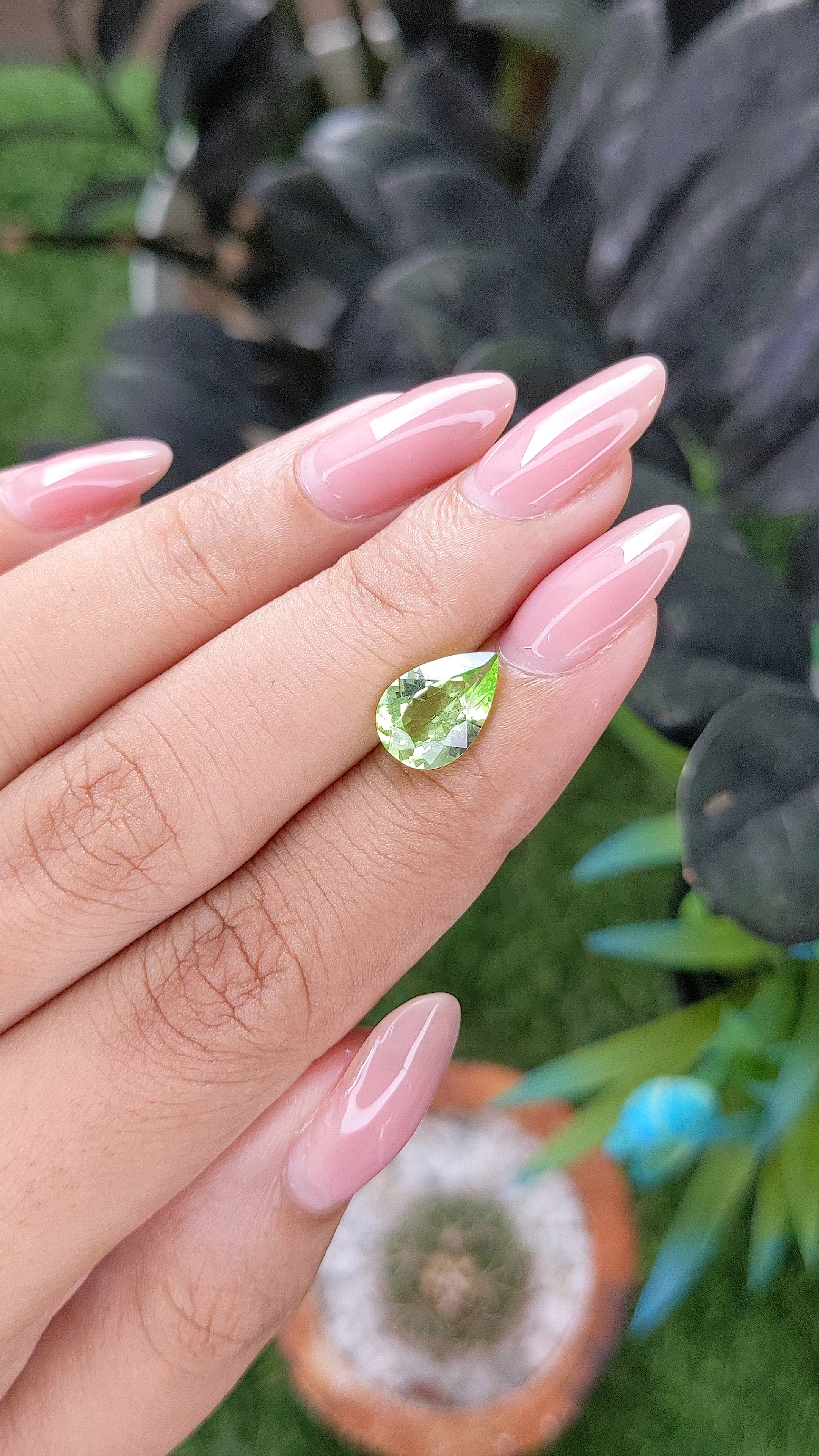 2.13 Ct. Green (Lime Green) Peridot Size Video