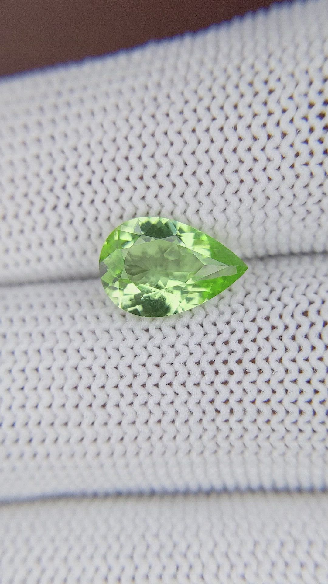 2.13 Ct. Green (Lime Green) Peridot Size Video