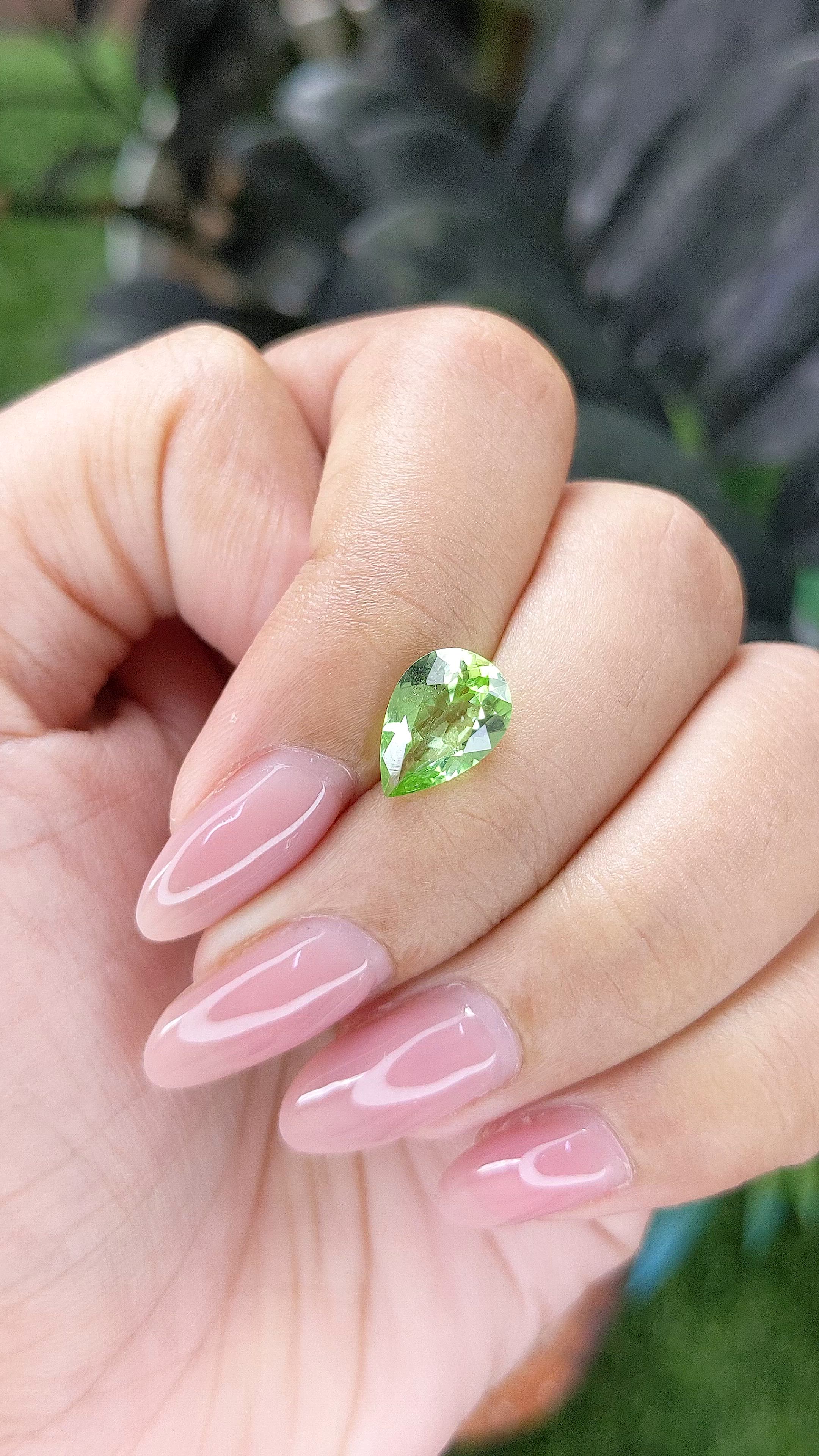 2.13 Ct. Green (Lime Green) Peridot Size Video