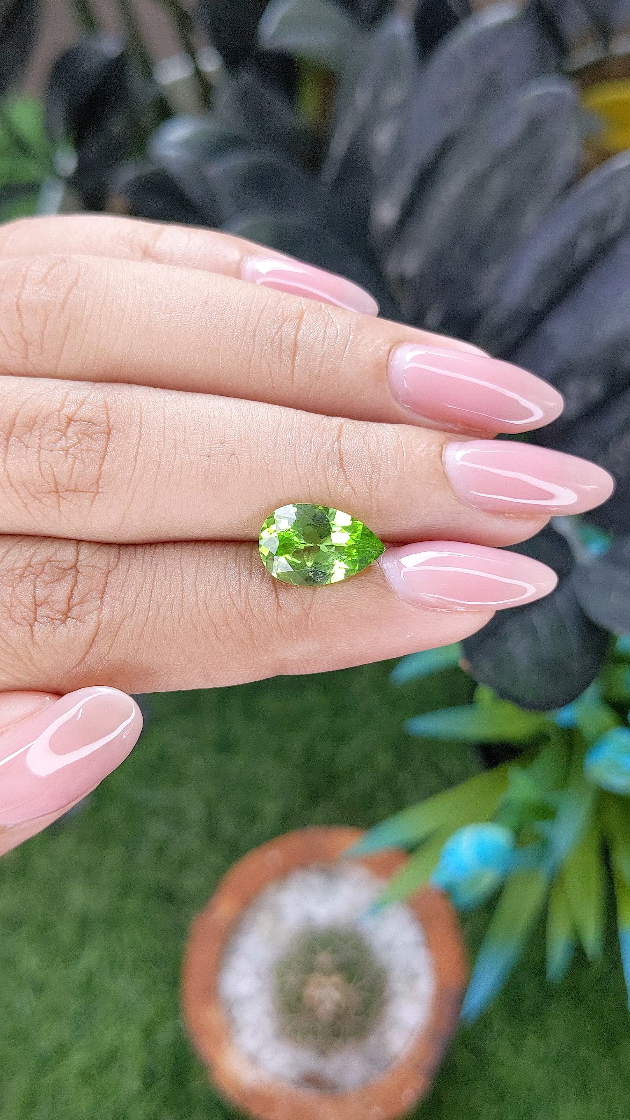 2.92 Ct. Green (Lime Green) Peridot Size Video