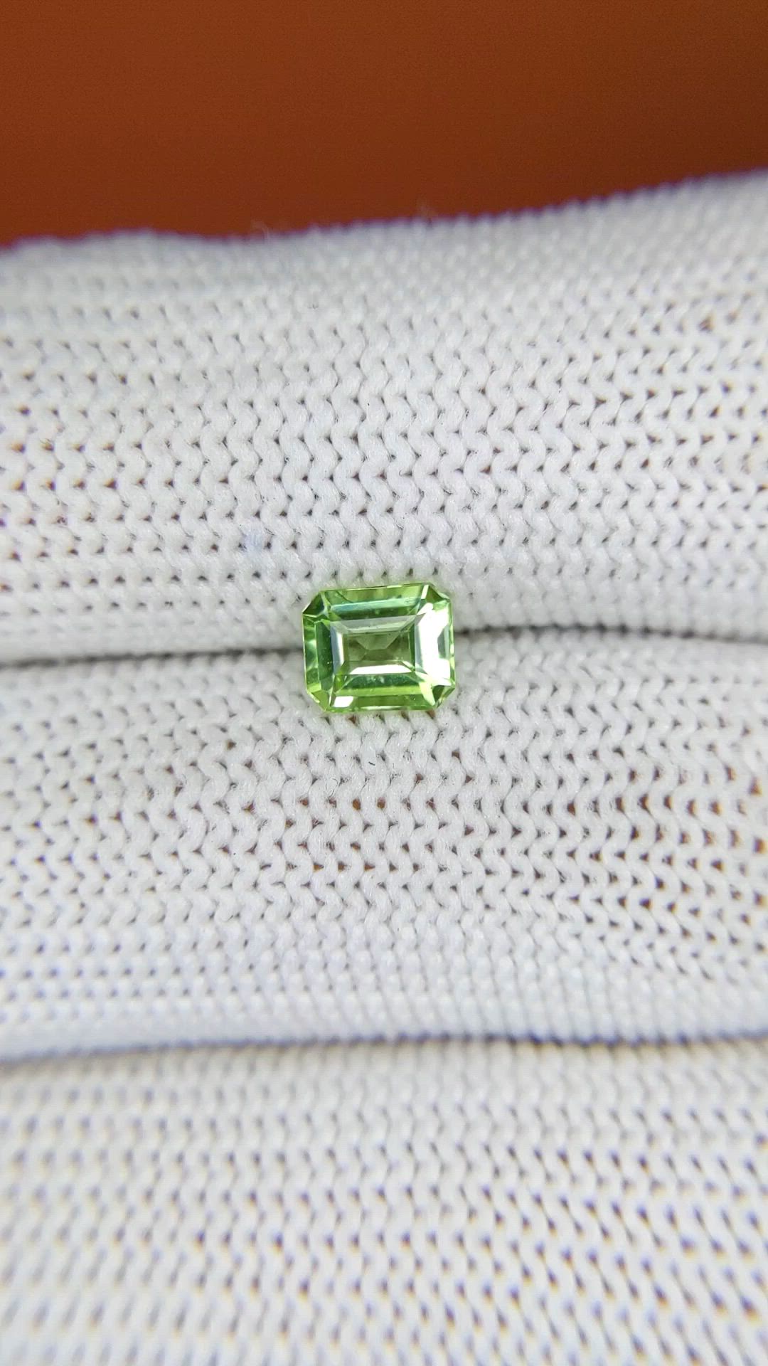 0.75 Ct. Green (Lime Green) Peridot from Pakistan Size Video