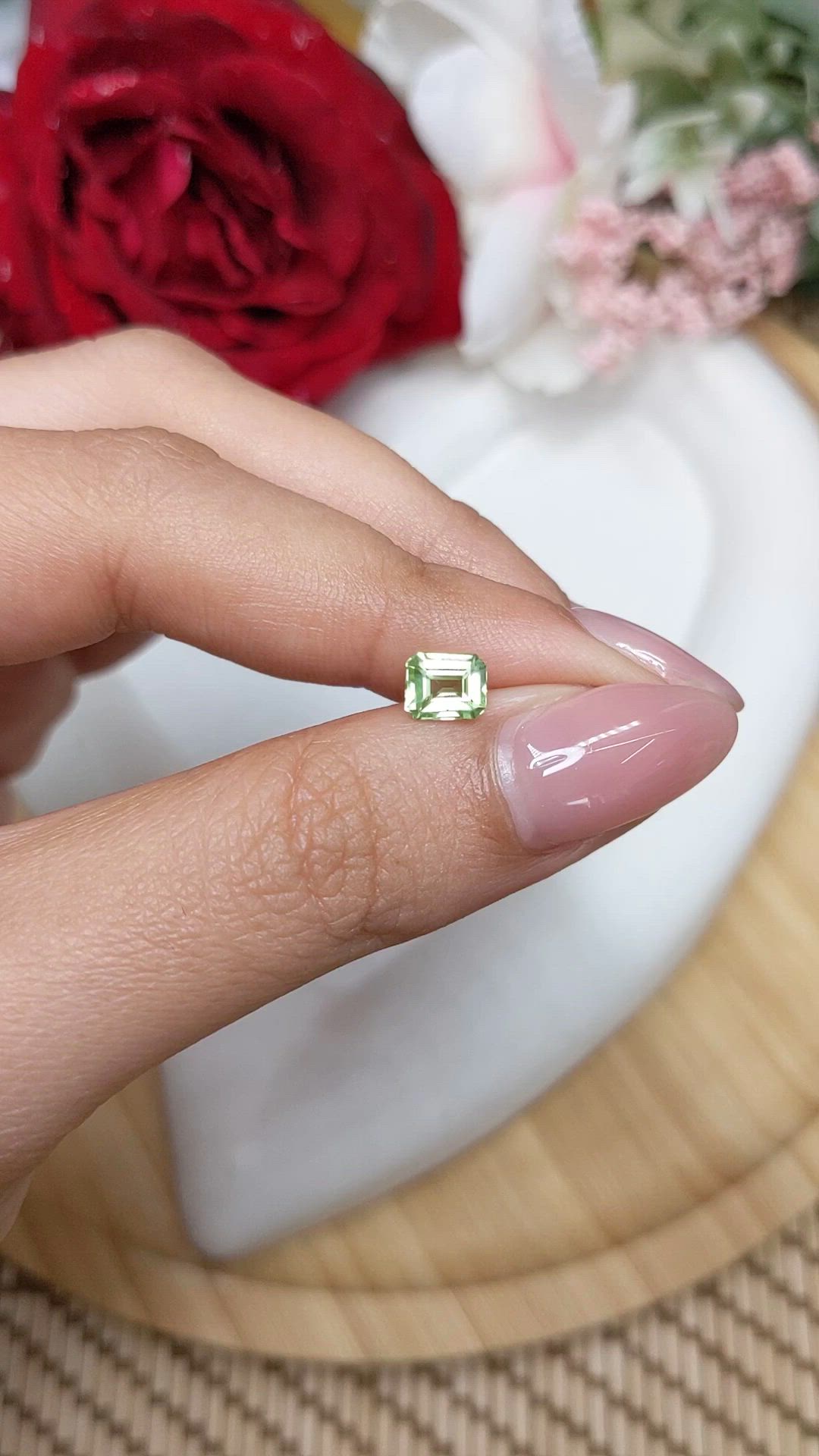 0.75 Ct. Green (Lime Green) Peridot from Pakistan Size Video