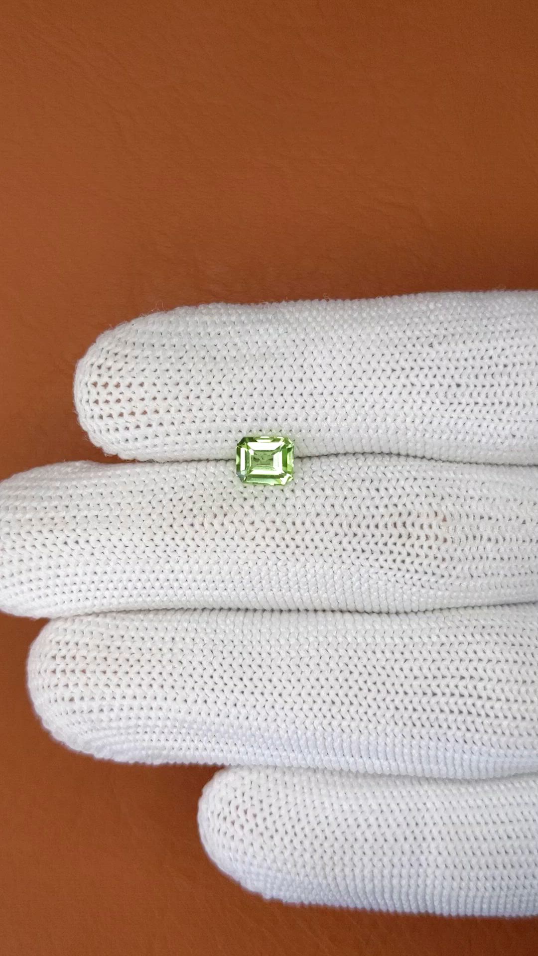 0.75 Ct. Green (Lime Green) Peridot from Pakistan Size Video