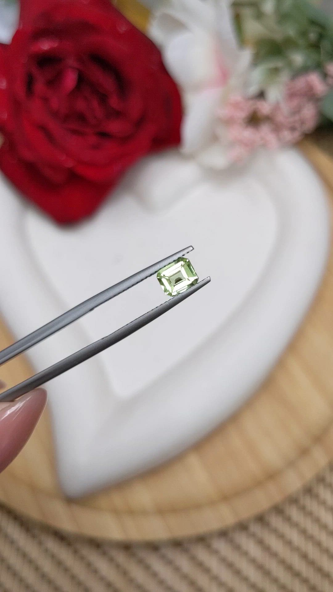 0.75 Ct. Green (Lime Green) Peridot from Pakistan Size Video