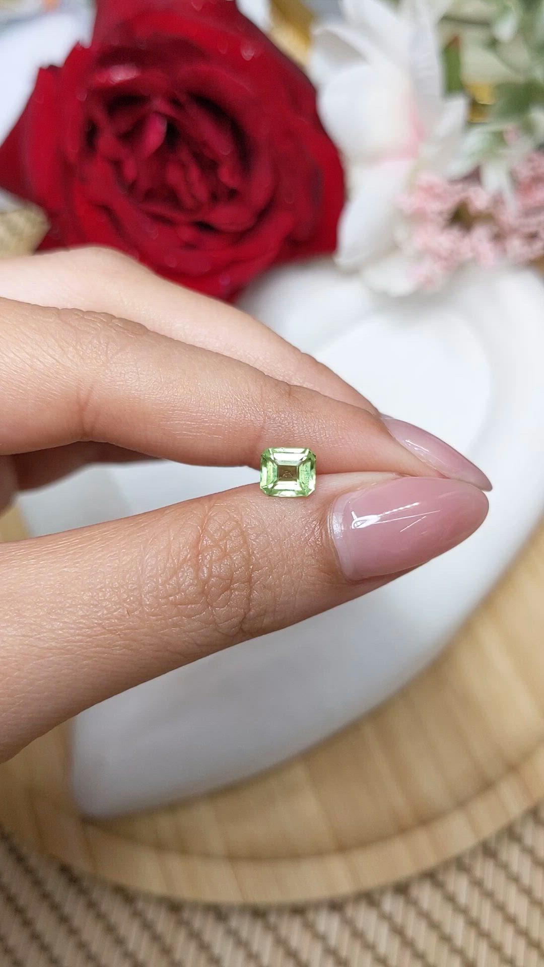 0.99 Ct. Green (Lime Green) Peridot from Pakistan Size Video
