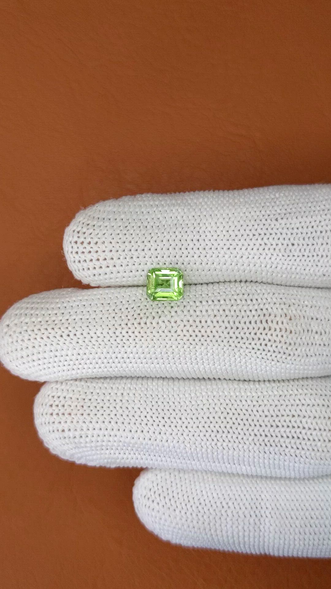 0.99 Ct. Green (Lime Green) Peridot from Pakistan Size Video